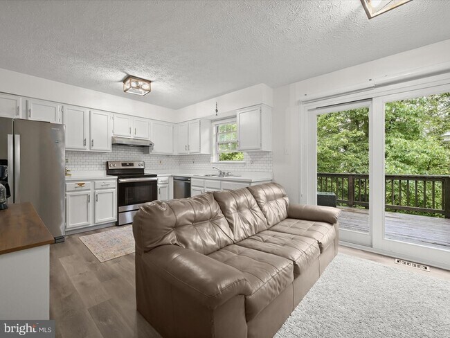 Building Photo - 7729 Patuxent Oak Ct