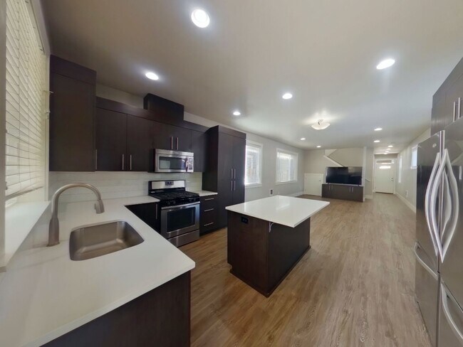 Foto del edificio - 335-337 NW 18th St.