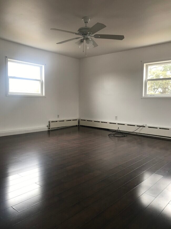 Living Room - 215 Sheffield Ave