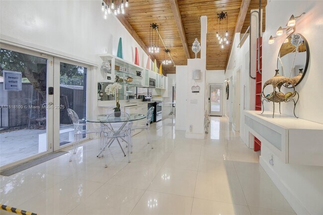 Foto del edificio - 7441 NW 33rd St