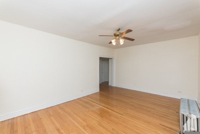 Foto del edificio - 1831 W Foster Ave