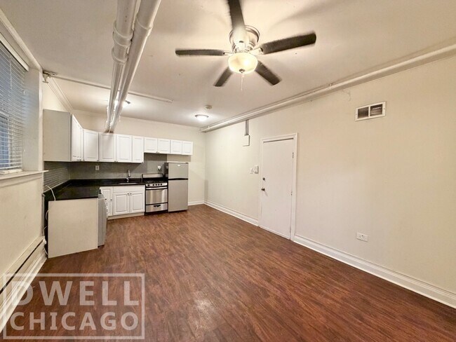Foto del edificio - 2121 N Dayton St