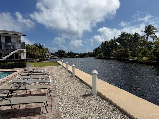 Building Photo - 1812 E Oakland Park Blvd