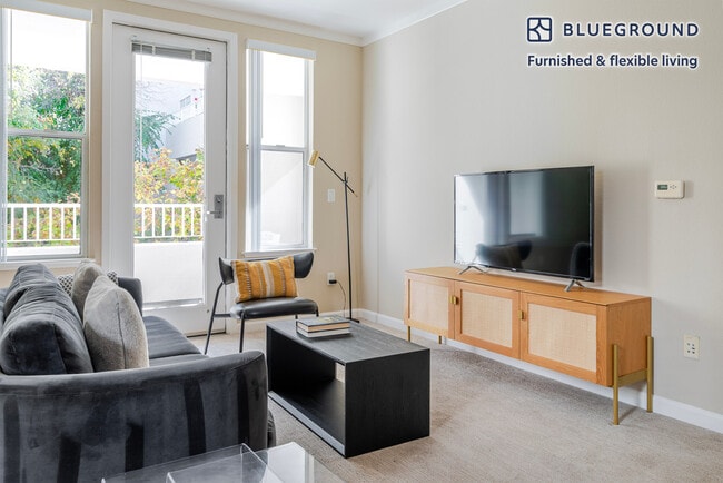 Building Photo - 800 High School Way