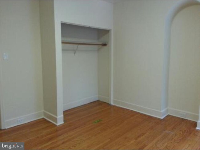 Foto del edificio - 2441 Fairmount Ave
