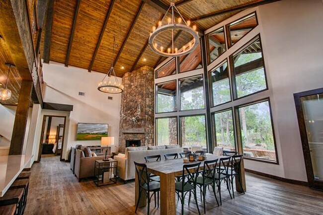 Foto del edificio - 481 S Yarrow Ln