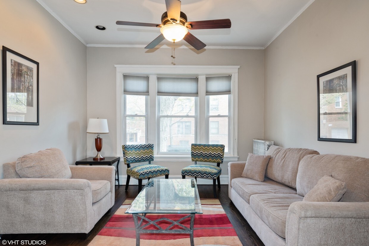 Foto principal - 1341 W Waveland Ave