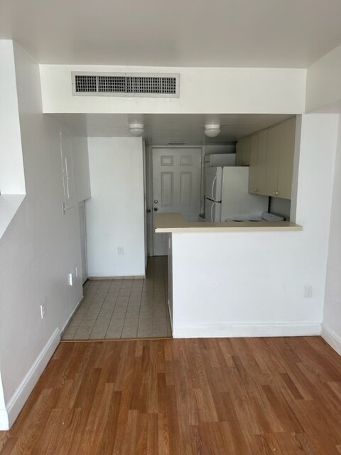Building Photo - 450 SW 3rd St