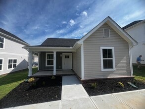 Building Photo - 204 Samson Trl