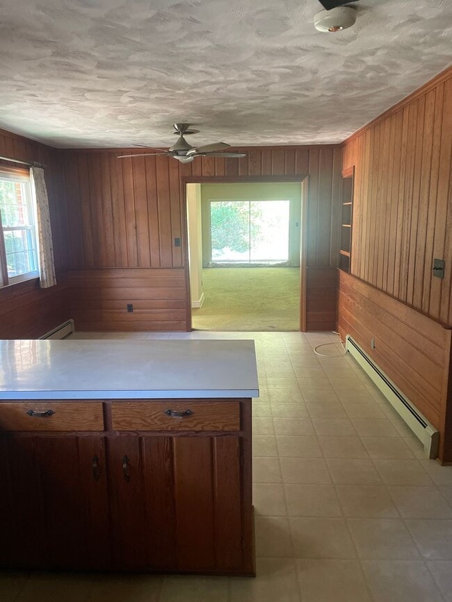 Building Photo - 2569 Lake Forest Dr