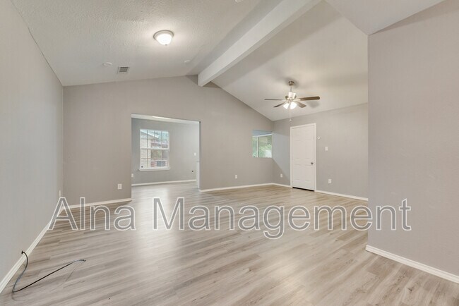 Building Photo - 1406 Willowbrook St