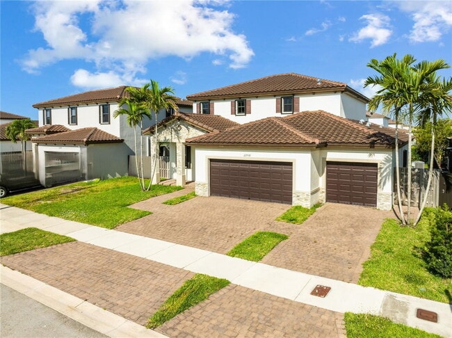 Photo - 128 SW 128th Pl House