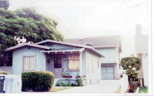 Building Photo - 106-108 S Santa Cruz St