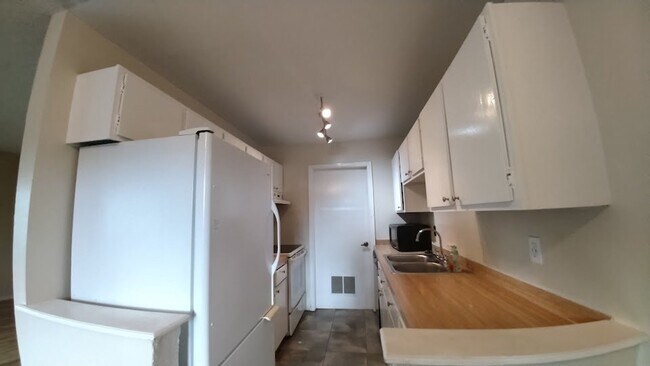 Building Photo - Charming 2-bedroom Boulder Condo