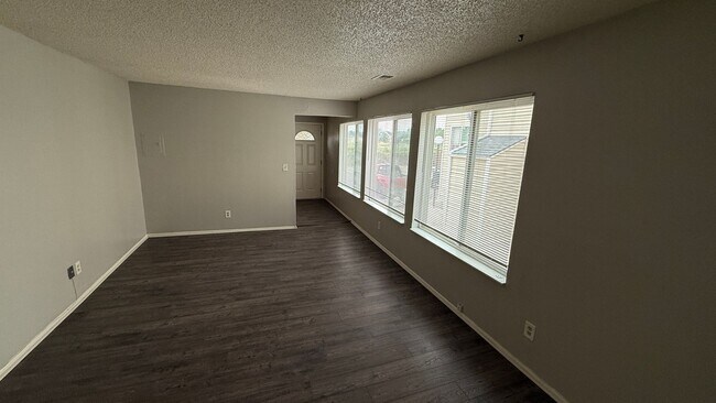 Foto del edificio - Studio Apartment in High Hollows Condominiums