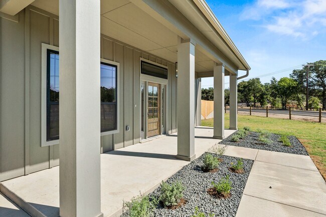 Foto del edificio - 1356 Morgan's Point Rd