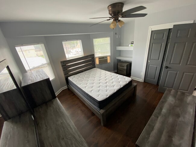 Habitación 1 - 2454 S 17th St