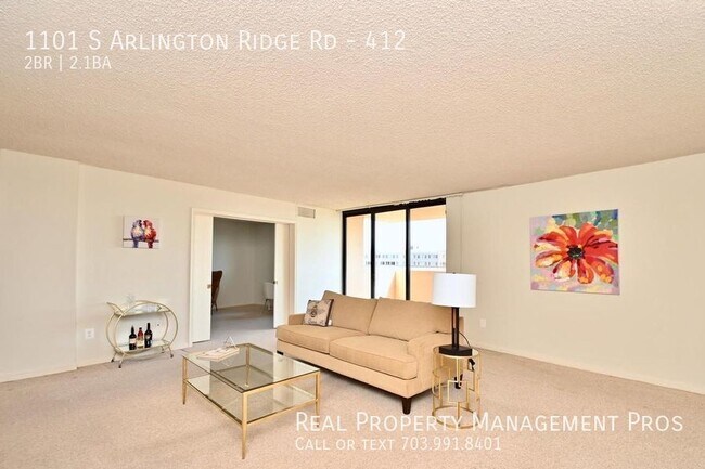 Foto del edificio - Sunny & Spacious Pentagon City Condo!