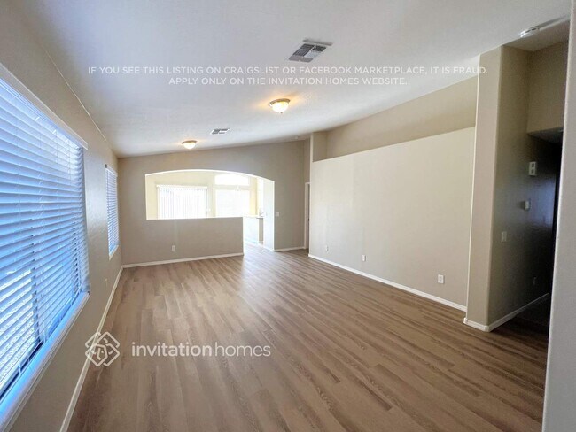 Building Photo - 14879 W Ventura St