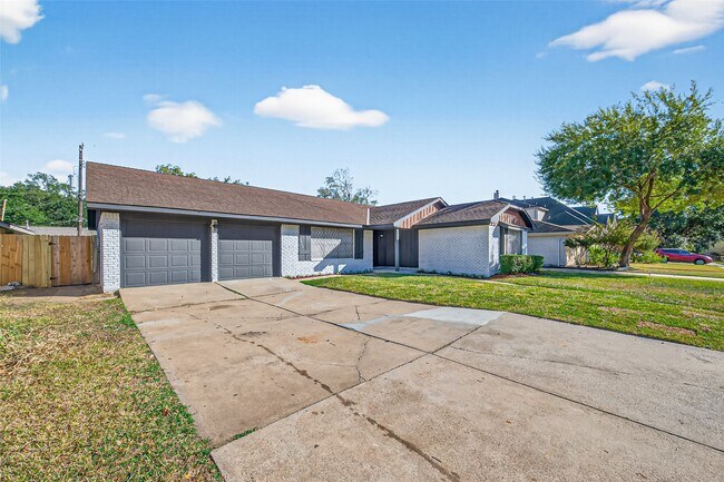 Foto del edificio - 9011 Landsdowne Dr