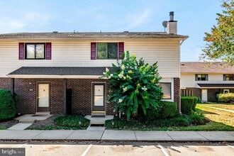 Building Photo - 9021 Sandalwood Dr