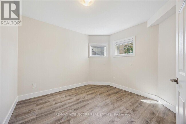Building Photo - 210 Dunsmore Ln