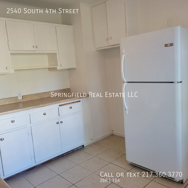 Building Photo - 2540 S 4th St