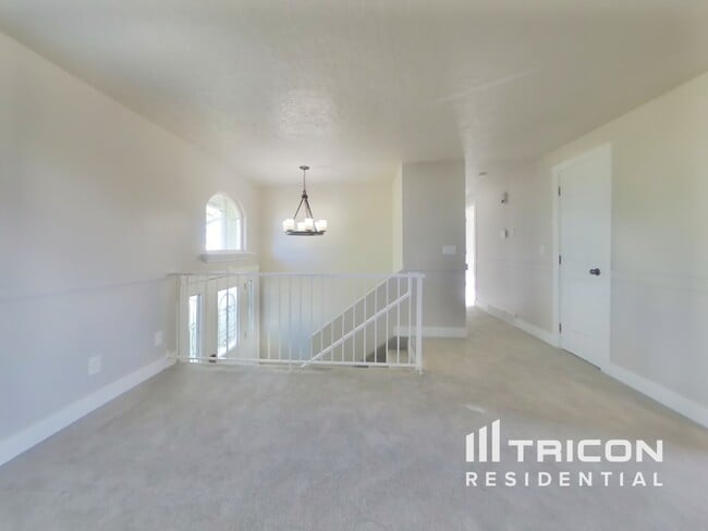 Foto del edificio - 1370 N 4700 W