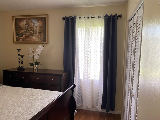 Foto del edificio - 448 NE 210th Cir Terrace