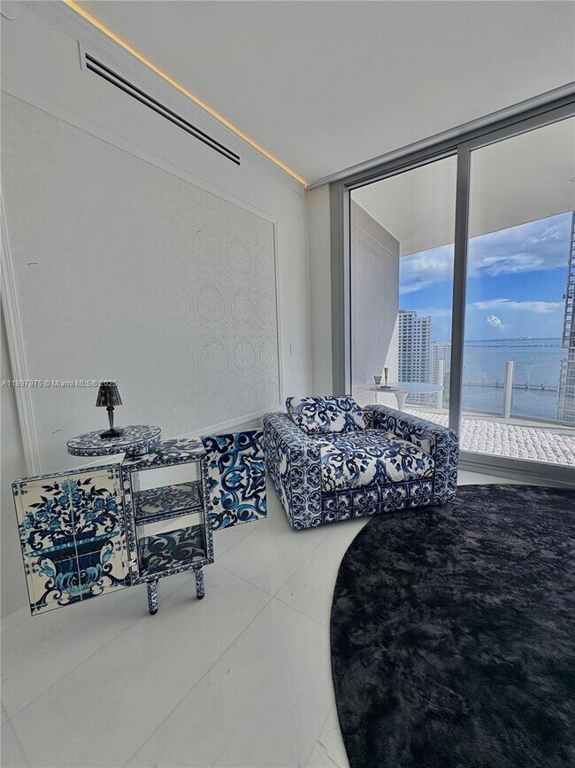 Building Photo - 300 Biscayne Blvd Way