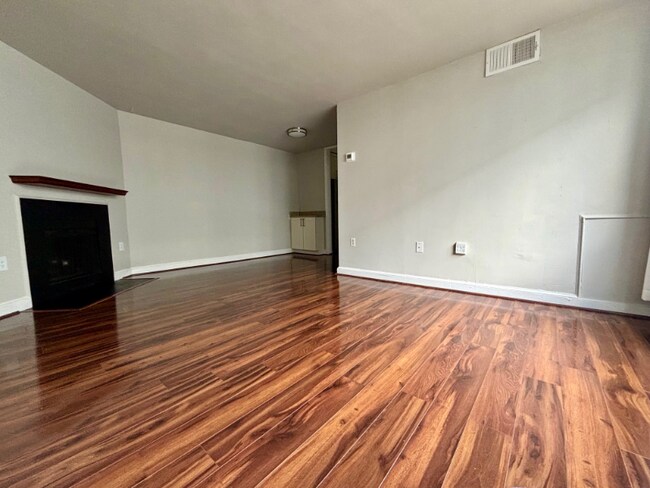 Foto del edificio - 2602 Tunlaw Rd NW