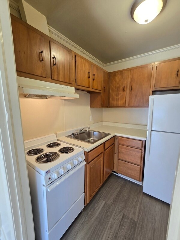 Foto del edificio - 6100 Strathmore Rd
