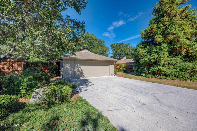 Building Photo - 1205 2 Mile Cir W
