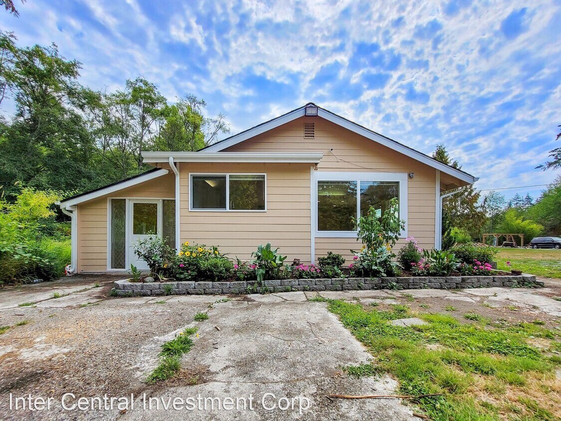 3 br, 1 bath House 16911 Ash Way House Rental in Lynnwood, WA