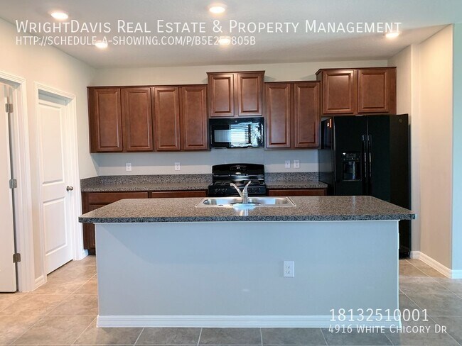 Foto del edificio - 5 Bed/2.5Bath In Lynwood Mannors
