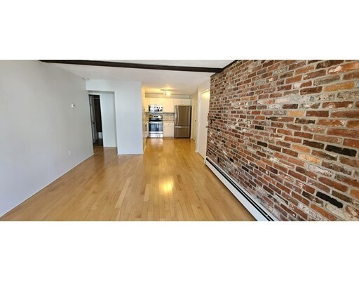 Building Photo - 38 Bennett St