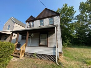 Building Photo - 635 Hazel St