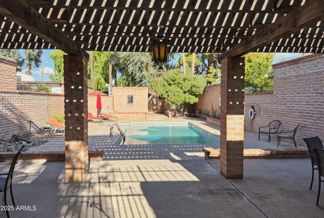 Building Photo - 3032 N 32nd St