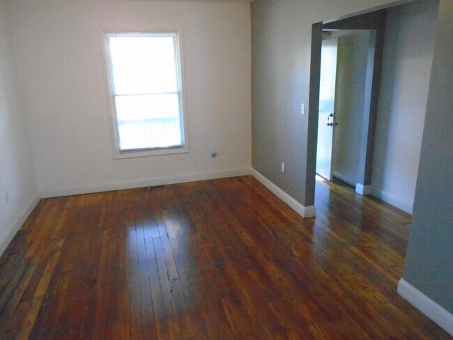 Foto del edificio - 253 Custer St