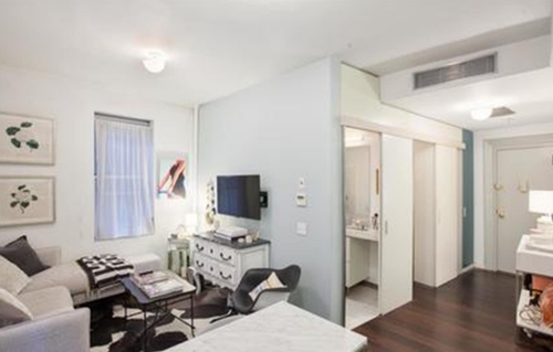 Foto del edificio - 224 W 10th St
