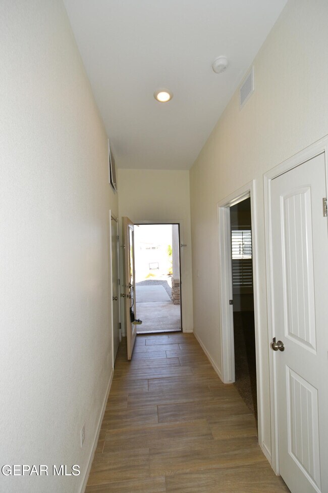 Building Photo - 1253 Indigo Sky St