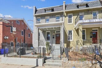 Building Photo - 1108 Orren St NE