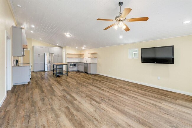 Building Photo - 337 Wilbarger Point