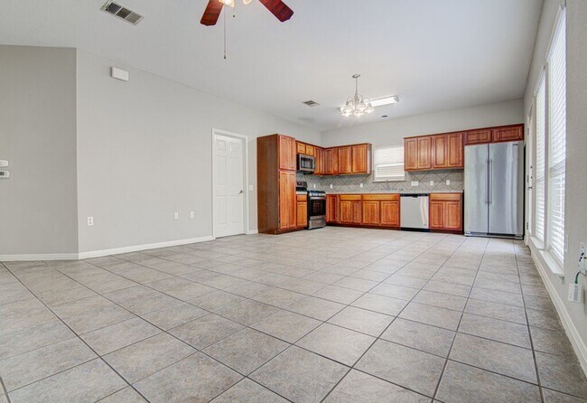 Foto del edificio - 1702 Singleton Ave