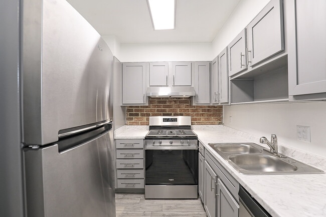 Chateau Apartments Carrboro, NC - Chateau Apartments - New