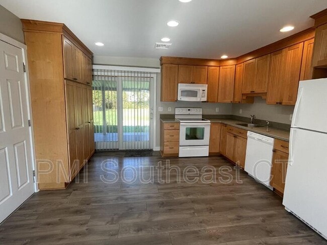 Building Photo - 22 Luce Ave