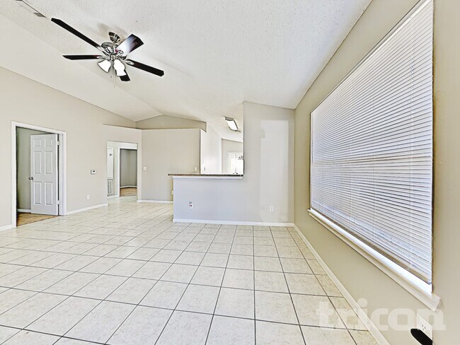 Building Photo - 3215 Boynton Dr