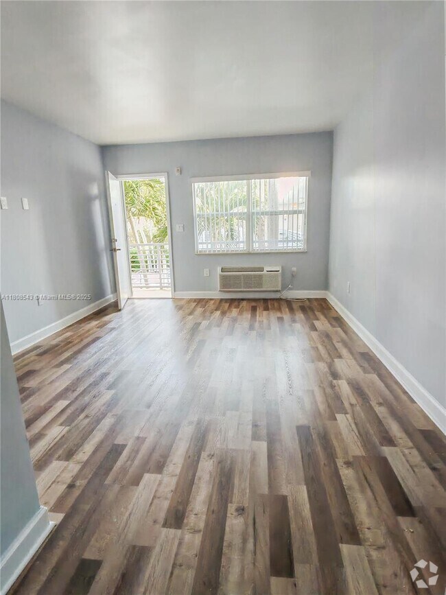 Building Photo - 8000 NE Bayshore Ct