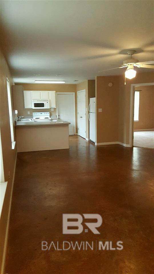 Building Photo - 18390 W Hammond St