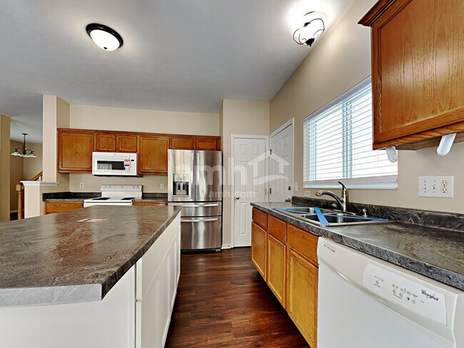 Foto del edificio - 4111 King Bird Ln